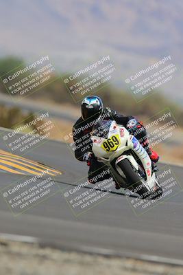 media/Sep-11-2022-SoCal Trackdays (Sun) [[81b7e951af]]/Turn 14 (1130am)/